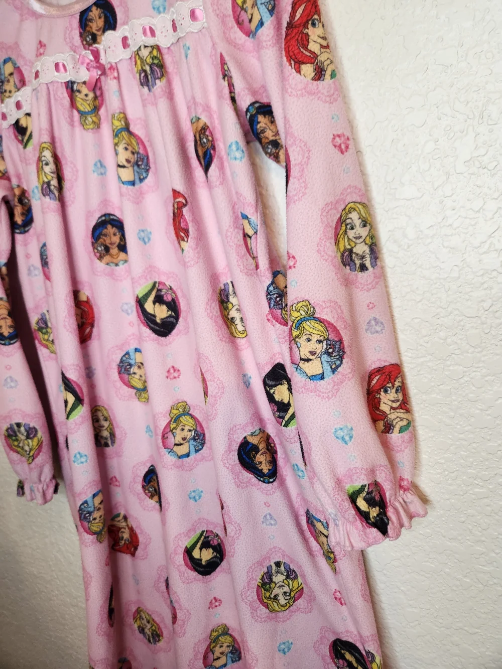 Disney Princess character print nightgown long sleeve size 8